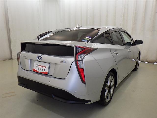 プリウス Ａプレミアム　ツーリングセレクション　衝突被害軽減システム　メモリーナビ　フルセグ　バックカメラ　ＥＴＣ　ＣＤ　ＤＶＤ再生　革シート　電動シート　オートクルーズコントロール　ＬＥＤヘッドランプ　スマートキー　キーレス　ハイブリッド（7枚目）