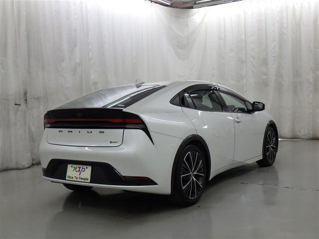 プリウス Ｚ　衝突被害軽減システム　メモリーナビ　フルセグ　バックカメラ　ＥＴＣ　ドラレコ　ミュージックプレイヤー接続可　電動シート　オートクルーズコントロール　ＬＥＤヘッドランプ　スマートキー　キーレス（7枚目）