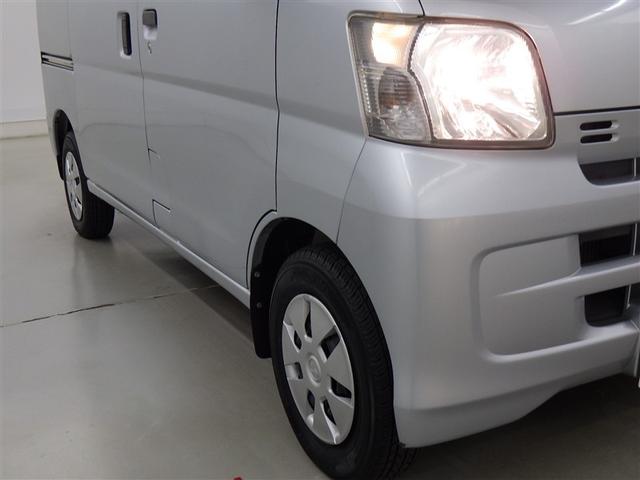 ���邢���C�g���铹�𖾂邭�Ƃ炵�Ă���܂��B�@�^�]�����ŁA���H�󋵂������ɑ����F���ł��邩�d�v�ȃ|�C���g�ł��B�@���F�����Â��������邭�Ƃ炵�Ă���܂���B