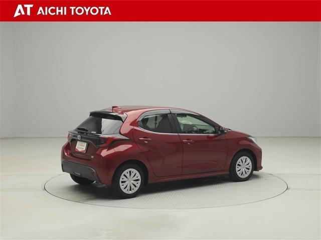 ヤリス ハイブリッドＺ　ＰＣＳ　地デジ　Ｂカメラ　ＬＥＤランプ　スマキー　ＥＴＣ付き　テレビ　メディアプレイヤー接続　ＶＳＣ　パワステ　１オナ車　クルコン　カーテンエアバック　キーフリー　ＡＢＳ　イモビ　エアコン　エアバッグ（6枚目）