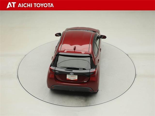 ヤリス ハイブリッドＺ　ＰＣＳ　地デジ　Ｂカメラ　ＬＥＤランプ　スマキー　ＥＴＣ付き　テレビ　メディアプレイヤー接続　ＶＳＣ　パワステ　１オナ車　クルコン　カーテンエアバック　キーフリー　ＡＢＳ　イモビ　エアコン　エアバッグ（13枚目）