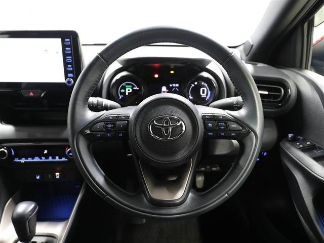 ヤリス ハイブリッドＺ　ＰＣＳ　地デジ　Ｂカメラ　ＬＥＤランプ　スマキー　ＥＴＣ付き　テレビ　メディアプレイヤー接続　ＶＳＣ　パワステ　１オナ車　クルコン　カーテンエアバック　キーフリー　ＡＢＳ　イモビ　エアコン　エアバッグ（24枚目）