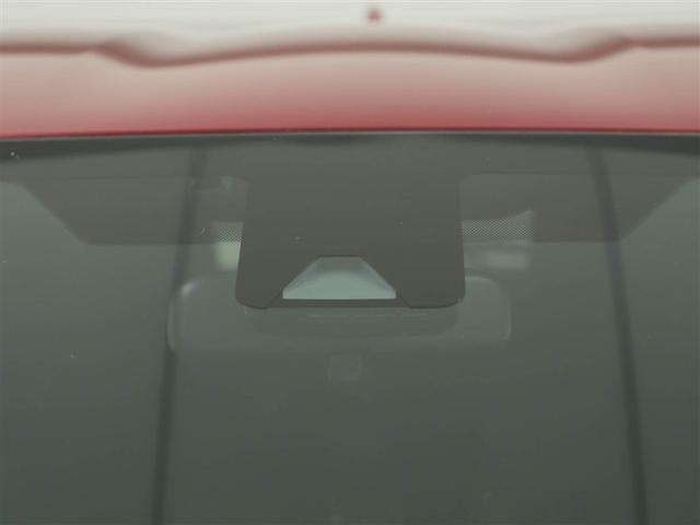 ヤリス ハイブリッドＺ　ＰＣＳ　地デジ　Ｂカメラ　ＬＥＤランプ　スマキー　ＥＴＣ付き　テレビ　メディアプレイヤー接続　ＶＳＣ　パワステ　１オナ車　クルコン　カーテンエアバック　キーフリー　ＡＢＳ　イモビ　エアコン　エアバッグ（28枚目）