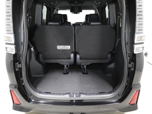 ヴォクシー ＺＳ　煌ＩＩＩ　プリクラッシュ　スマートキ　アイスト　ＤＶＤ再生機能　横滑り防止装置　ナビＴＶ　アルミ　三列シート　ＷＡＣ　盗難防止　オートエアコン　キーレス　ＥＴＣ装備　パワステ　メモリナビ　クルコン　ＡＢＳ（21枚目）