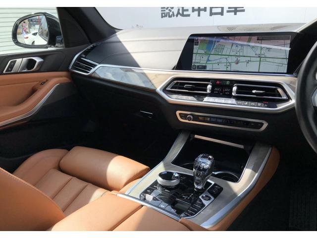 Ｘ５ ｘＤｒｉｖｅ　３５ｄ　Ｍスポーツ　コニャック革　パノラマ・サンルーフ　クラフテッド・ガラス・フィニッシュ　ソフトクローズドア　全周囲カメラ　ウッドパネル　３列シート　ＡＣＣ　サンプロテクションガラス　ＦＲシートヒーター　２２ＡＷ（14枚目）