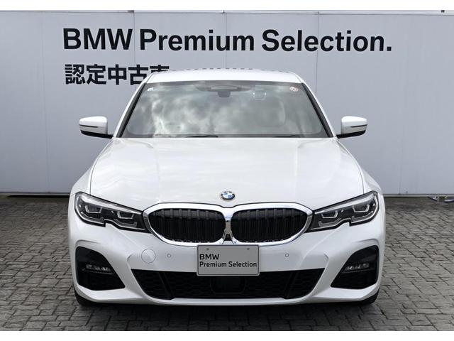 ３シリーズ ３３０ｅ　Ｍスポーツ　オイスター革　タイヤ４本新品交換　ドライビング・アシスト・プロフェッショナル　全周囲カメラ　ハーマンカードンサウンド　フルセグ　ウッドパネル　Ｆシートヒーター　ＢＭＷライブコクピットプロ　１８ＡＷ（3枚目）