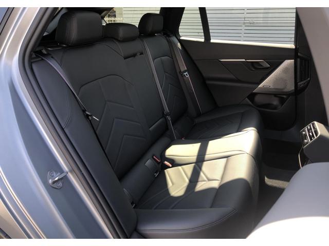 5シリーズ 523d xDriveツーリング Mスポーツ デモカー ヴェカンザ・ブラックシート パノラマサンルーフ 全周囲カメラ アクティブクルーズコントロール ウッドパネル ハーマンカードン 電動Rゲート リアプライバシーガラス FRシートヒータ 20AW(12枚目)