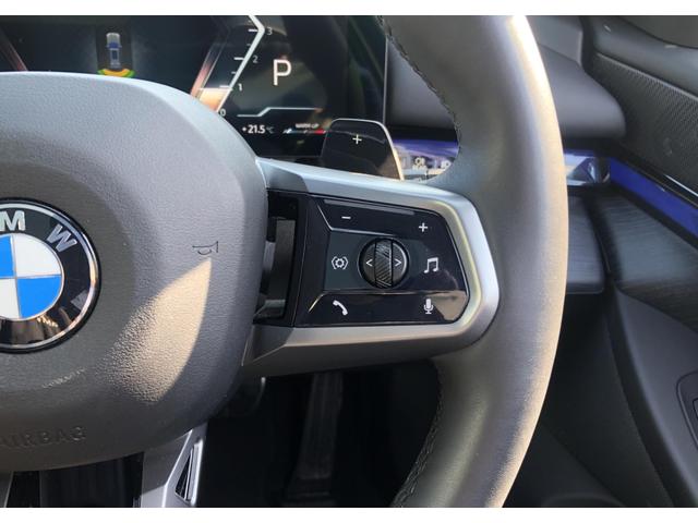 5シリーズ 523d xDriveツーリング Mスポーツ デモカー ヴェカンザ・ブラックシート パノラマサンルーフ 全周囲カメラ アクティブクルーズコントロール ウッドパネル ハーマンカードン 電動Rゲート リアプライバシーガラス FRシートヒータ 20AW(27枚目)