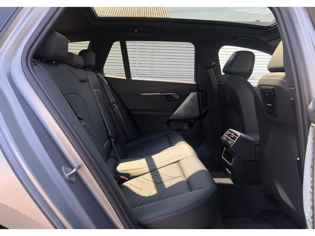 5シリーズ 523d xDriveツーリング Mスポーツ デモカー ヴェカンザ・ブラックシート パノラマサンルーフ 全周囲カメラ アクティブクルーズコントロール ウッドパネル ハーマンカードン 電動Rゲート リアプライバシーガラス FRシートヒータ 20AW(47枚目)