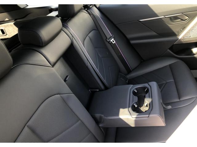 5シリーズ 523d xDriveツーリング Mスポーツ デモカー ヴェカンザ・ブラックシート パノラマサンルーフ 全周囲カメラ アクティブクルーズコントロール ウッドパネル ハーマンカードン 電動Rゲート リアプライバシーガラス FRシートヒータ 20AW(49枚目)