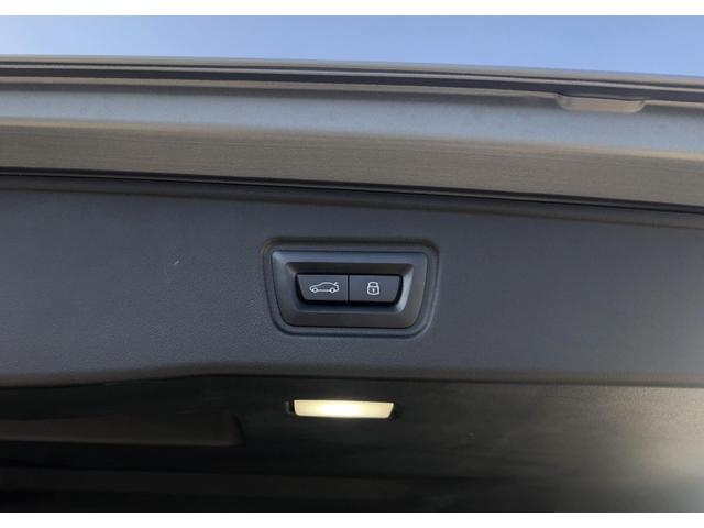 5シリーズ 523d xDriveツーリング Mスポーツ デモカー ヴェカンザ・ブラックシート パノラマサンルーフ 全周囲カメラ アクティブクルーズコントロール ウッドパネル ハーマンカードン 電動Rゲート リアプライバシーガラス FRシートヒータ 20AW(56枚目)