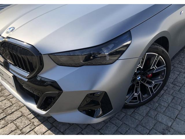 5シリーズ 523d xDriveツーリング Mスポーツ デモカー ヴェカンザ・ブラックシート パノラマサンルーフ 全周囲カメラ アクティブクルーズコントロール ウッドパネル ハーマンカードン 電動Rゲート リアプライバシーガラス FRシートヒータ 20AW(67枚目)