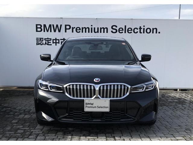 3シリーズ 320d xDrive Mスポーツ LCI バックカメラ 前後PDC アクティブクルーズコントロール Fシートヒーター BMW・M50周年記念エンブレム 電動リアゲート アダプティブLEDヘッドライト リアプライバシーガラス 18AW(3枚目)