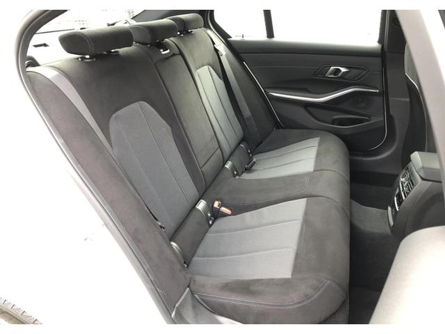 リアシートは余裕のスペースを確保し、国際規格ＩＳＯＦＩＸに対応。チャイルドシートの取り付はしっかり固定することができ、脱着もとても簡単です。