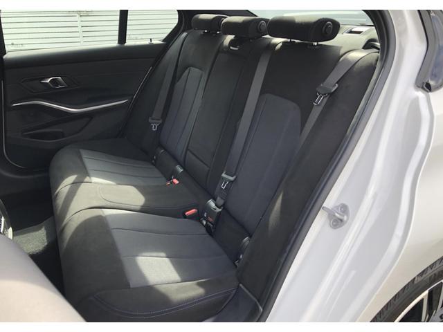 リアシートは余裕のスペースを確保し、国際規格ＩＳＯＦＩＸに対応。チャイルドシートの取り付はしっかり固定することができ、脱着もとても簡単です。