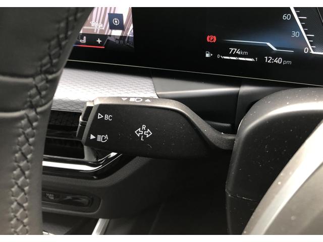 ターンインジケータ　レバーのボタンを押すと車両の様々なデータがメーターパネルに表示されます。