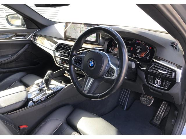５シリーズ ５２３ｄ　ｘＤｒｉｖｅ　Ｍスポーツ　黒革　バックカメラ　前後ＰＤＣ　アクティブクルーズコントロール　ウッドパネル　Ｆシートヒータ　電動リアゲート　ＢＭＷ・Ｍ５０周年記念エンブレム　アダプティブＬＥＤヘッドライト　１９ＡＷ（25枚目）