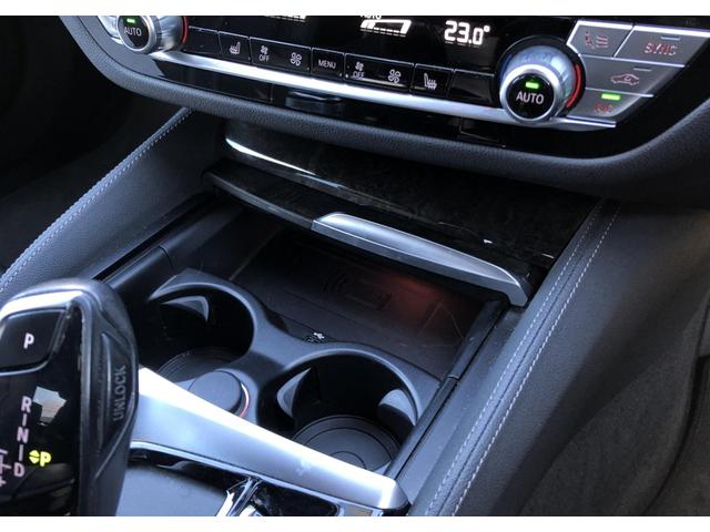 ５シリーズ ５２３ｄ　ｘＤｒｉｖｅ　Ｍスポーツ　黒革　バックカメラ　前後ＰＤＣ　アクティブクルーズコントロール　ウッドパネル　Ｆシートヒータ　電動リアゲート　ＢＭＷ・Ｍ５０周年記念エンブレム　アダプティブＬＥＤヘッドライト　１９ＡＷ（35枚目）