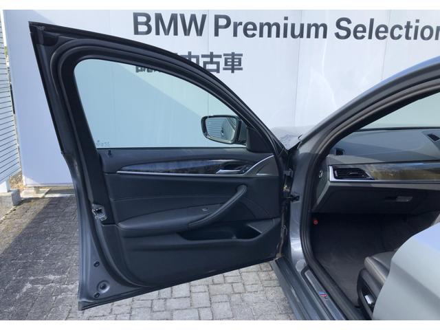 ５シリーズ ５２３ｄ　ｘＤｒｉｖｅ　Ｍスポーツ　黒革　バックカメラ　前後ＰＤＣ　アクティブクルーズコントロール　ウッドパネル　Ｆシートヒータ　電動リアゲート　ＢＭＷ・Ｍ５０周年記念エンブレム　アダプティブＬＥＤヘッドライト　１９ＡＷ（39枚目）