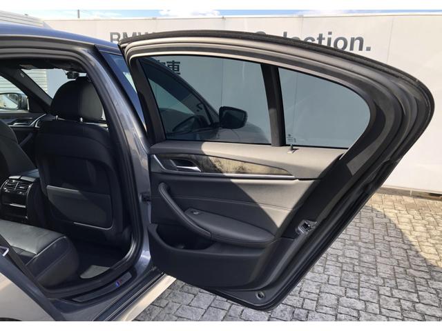 ５シリーズ ５２３ｄ　ｘＤｒｉｖｅ　Ｍスポーツ　黒革　バックカメラ　前後ＰＤＣ　アクティブクルーズコントロール　ウッドパネル　Ｆシートヒータ　電動リアゲート　ＢＭＷ・Ｍ５０周年記念エンブレム　アダプティブＬＥＤヘッドライト　１９ＡＷ（42枚目）