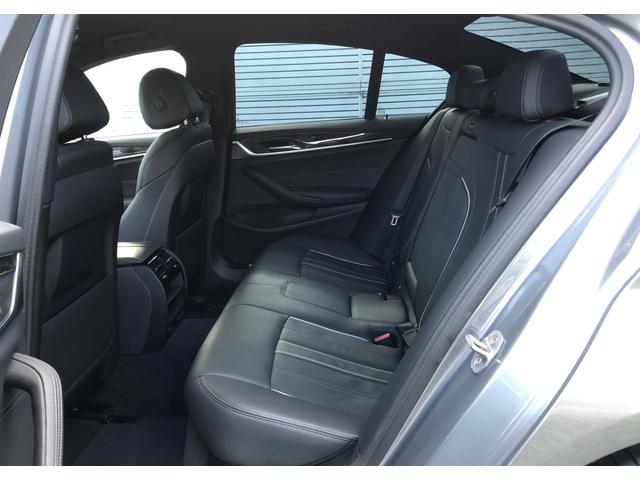 ５シリーズ ５２３ｄ　ｘＤｒｉｖｅ　Ｍスポーツ　黒革　バックカメラ　前後ＰＤＣ　アクティブクルーズコントロール　ウッドパネル　Ｆシートヒータ　電動リアゲート　ＢＭＷ・Ｍ５０周年記念エンブレム　アダプティブＬＥＤヘッドライト　１９ＡＷ（44枚目）