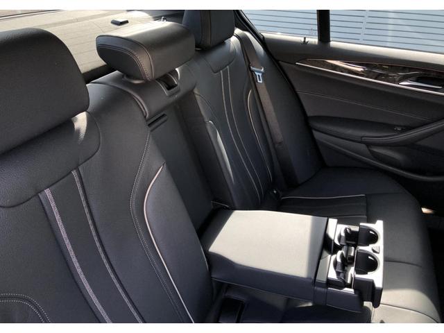 ５シリーズ ５２３ｄ　ｘＤｒｉｖｅ　Ｍスポーツ　黒革　バックカメラ　前後ＰＤＣ　アクティブクルーズコントロール　ウッドパネル　Ｆシートヒータ　電動リアゲート　ＢＭＷ・Ｍ５０周年記念エンブレム　アダプティブＬＥＤヘッドライト　１９ＡＷ（45枚目）