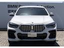 Ｘ６ ｘＤｒｉｖｅ　３５ｄ　Ｍスポーツ　黒革　ｉＤ７　ドライビング・アシスト・プロフェッショナル　パノラマサンルーフ　Ｍ５０周年エンブレム付き　純正ナビ　全周囲カメラ　ＦＲシートヒーター　ＢＭＷライブコクピットプロ　ウッドパネル　２０ＡＷ（3枚目）