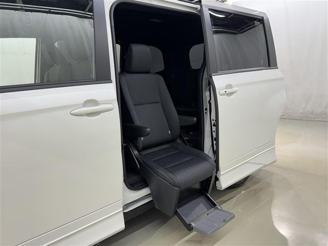 ヴォクシー HV S-G サイドリフト 衝突被害軽減システム フルセグ バックカメラ ETC ドラレコ CD ミュージックプレイヤー接続可 DVD再生 オートクルーズコントロール LEDヘッドランプ 両側電動スライド 乗車定員7人 キーレス(9枚目)