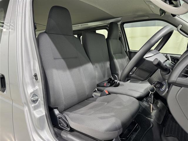 ハイエースバン ＤＸ　衝突被害軽減システム　メモリーナビ　フルセグ　バックカメラ　ＥＴＣ　ドラレコ　ＣＤ　ミュージックプレイヤー接続可　ＤＶＤ再生　ＬＥＤヘッドランプ　乗車定員６人　キーレス　ディーゼル　ワンオーナー（27枚目）