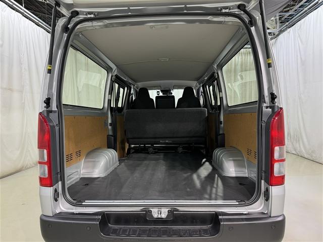 ハイエースバン ＤＸ　衝突被害軽減システム　メモリーナビ　フルセグ　バックカメラ　ＥＴＣ　ドラレコ　ＣＤ　ミュージックプレイヤー接続可　ＤＶＤ再生　ＬＥＤヘッドランプ　乗車定員６人　キーレス　ディーゼル　ワンオーナー（29枚目）