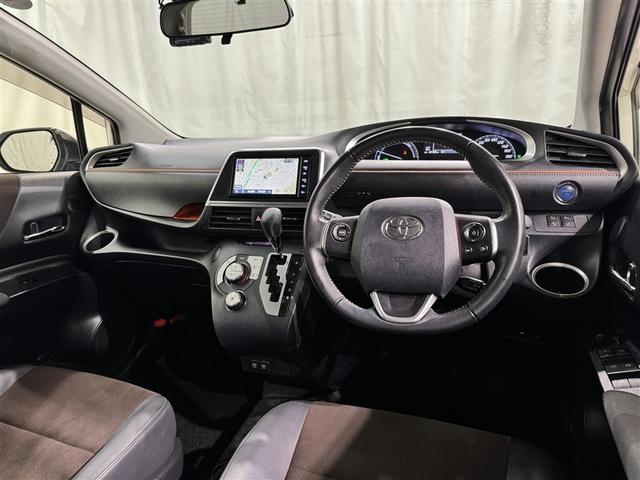 電動パーキングブレーキを搭載。スイッチ操作でパーキングブレーキを作動・解除することが可能ですので、操作の力が不要ですよ♪