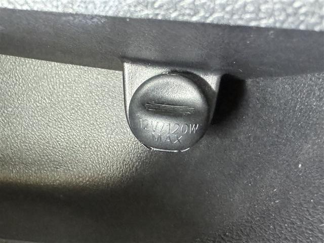 シガーソケット用の充電器が使用可能です！