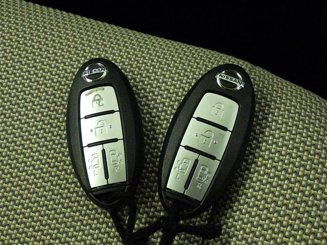 セレナ Ｘ　ＶセレクションＩＩ　衝突被害軽減システム　メモリーナビ　フルセグ　バックカメラ　ＥＴＣ　ドラレコ　ＣＤ　ミュージックプレイヤー接続可　ＤＶＤ再生　後席モニター　オートクルーズコントロール　両側電動スライド　乗車定員８人（24枚目）