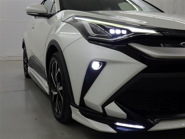 フォグランプ装着車です。暗い夜道の車両前方を明るく照らします