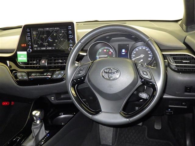 運転席まわりです。　各操作スイッチは使いやすい位置に配置されてます。