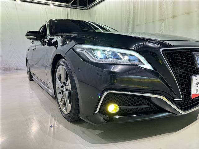 クラウンハイブリッド ＲＳアドバンス　衝突被害軽減システム　メモリーナビ　フルセグ　バックカメラ　ＥＴＣ　ドラレコ　ＣＤ　ミュージックプレイヤー接続可　ＤＶＤ再生　サンルーフ　革シート　電動シート　オートクルーズコントロール　スマートキー（7枚目）