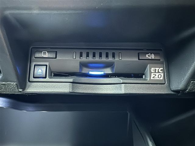 クラウンハイブリッド ＲＳアドバンス　衝突被害軽減システム　メモリーナビ　フルセグ　バックカメラ　ＥＴＣ　ドラレコ　ＣＤ　ミュージックプレイヤー接続可　ＤＶＤ再生　サンルーフ　革シート　電動シート　オートクルーズコントロール　スマートキー（16枚目）