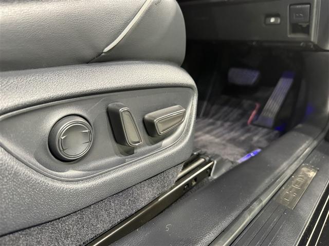 クラウンハイブリッド ＲＳアドバンス　衝突被害軽減システム　メモリーナビ　フルセグ　バックカメラ　ＥＴＣ　ドラレコ　ＣＤ　ミュージックプレイヤー接続可　ＤＶＤ再生　サンルーフ　革シート　電動シート　オートクルーズコントロール　スマートキー（29枚目）