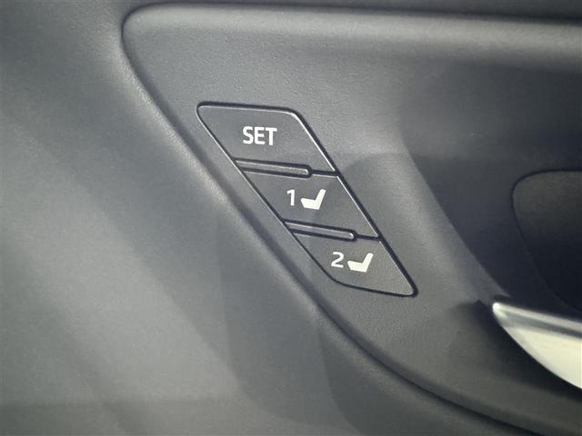 クラウンハイブリッド ＲＳアドバンス　衝突被害軽減システム　メモリーナビ　フルセグ　バックカメラ　ＥＴＣ　ドラレコ　ＣＤ　ミュージックプレイヤー接続可　ＤＶＤ再生　サンルーフ　革シート　電動シート　オートクルーズコントロール　スマートキー（30枚目）