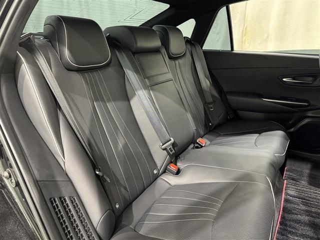 クラウンハイブリッド ＲＳアドバンス　衝突被害軽減システム　メモリーナビ　フルセグ　バックカメラ　ＥＴＣ　ドラレコ　ＣＤ　ミュージックプレイヤー接続可　ＤＶＤ再生　サンルーフ　革シート　電動シート　オートクルーズコントロール　スマートキー（32枚目）