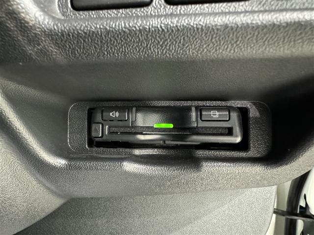 ハイエースバン ロングＤＸ　衝突被害軽減システム　メモリーナビ　フルセグ　バックカメラ　ＥＴＣ　ドラレコ　ＣＤ　ミュージックプレイヤー接続可　ＤＶＤ再生　ＬＥＤヘッドランプ　乗車定員６人　キーレス（13枚目）