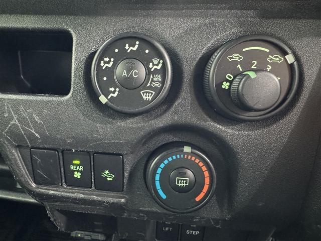 レジアスエースバン クルマイスシヨウ　Ｃタ　福祉車両　衝突被害軽減システム　ドラレコ　３列シート　キーレス（18枚目）