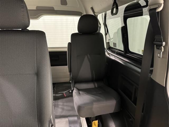 レジアスエースバン クルマイスシヨウ　Ｃタ　福祉車両　衝突被害軽減システム　ドラレコ　３列シート　キーレス（30枚目）