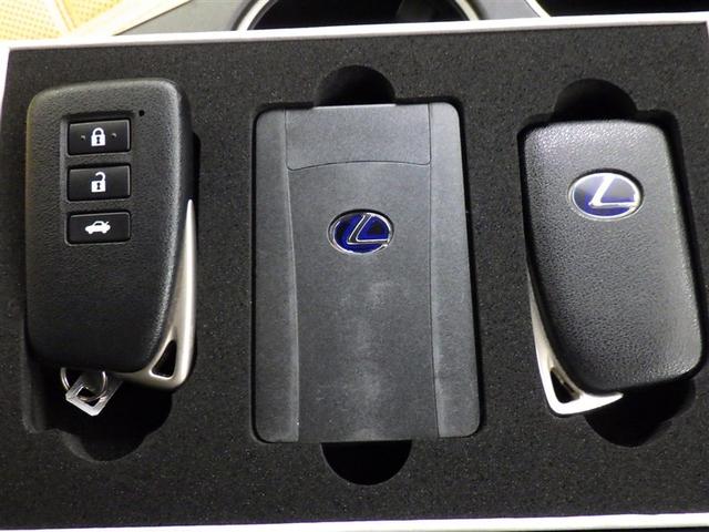 ＲＣ ＲＣ３００ｈ　Ｆスポーツ　衝突被害軽減システム　メモリーナビ　フルセグ　バックカメラ　ＥＴＣ　ＣＤ　ミュージックプレイヤー接続可　ＤＶＤ再生　革シート　電動シート　オートクルーズコントロール　ＬＥＤヘッドランプ　スマートキー（22枚目）