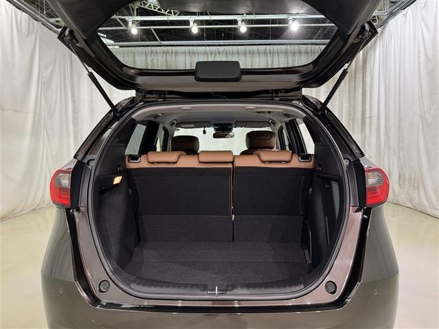 フィット ｅ：ＨＥＶリュクス　衝突被害軽減システム　メモリーナビ　フルセグ　バックカメラ　ＥＴＣ　ドラレコ　ＣＤ　ミュージックプレイヤー接続可　ＤＶＤ再生　オートクルーズコントロール　ＬＥＤヘッドランプ　スマートキー　キーレス（30枚目）