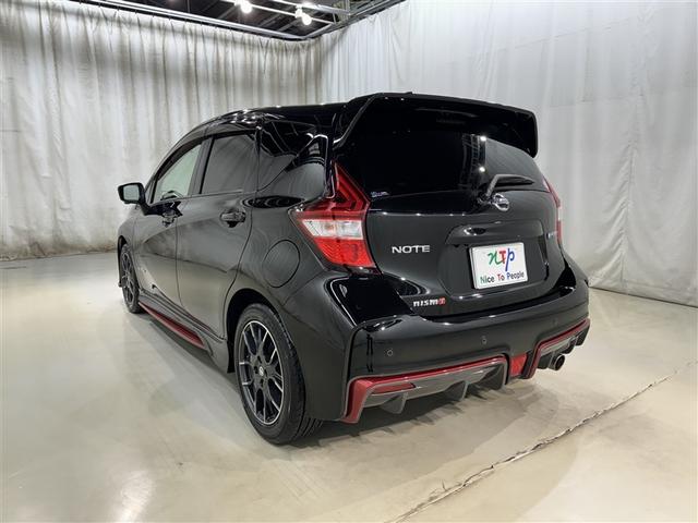 ノート ｅ－パワーニスモ　衝突被害軽減システム　メモリーナビ　フルセグ　バックカメラ　ＥＴＣ　ＣＤ　ミュージックプレイヤー接続可　ＤＶＤ再生　オートクルーズコントロール　ＬＥＤヘッドランプ　スマートキー　キーレス　ハイブリッド（6枚目）