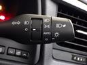 【オートライト】車外の明るさに応じて、自動的にライトの点灯・消灯をしてくれます。