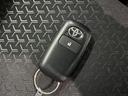 鍵がポケットの中でもドア開閉・エンジンスタートが可能な便利なスマートキーです！
