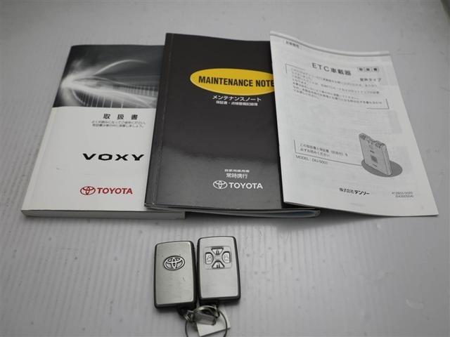 ヴォクシー ZS Wエアバック 地デジTV ダブルエアコン キーフリー PS ナビ&TV 運転席エアバッグ Bモニタ- パワーウィンドウ HDDナビ ABS アルミホイール ETC車載器 DVD視聴可 セキュリティー(27枚目)