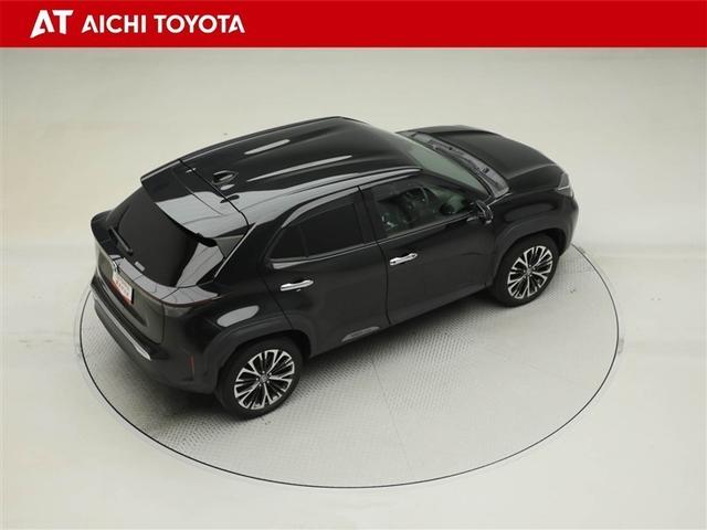 ヤリスクロス ハイブリッドＺ　ドライブレコーダ　インテリジェントキー　アルミホイル　ＬＥＤライト　１オ－ナ－　リアカメラ　クルーズコントロール　横滑り防止システム　ナビＴＶ　メモリーナビゲーション　電動シ－ト　パワステ　キーフリー（14枚目）